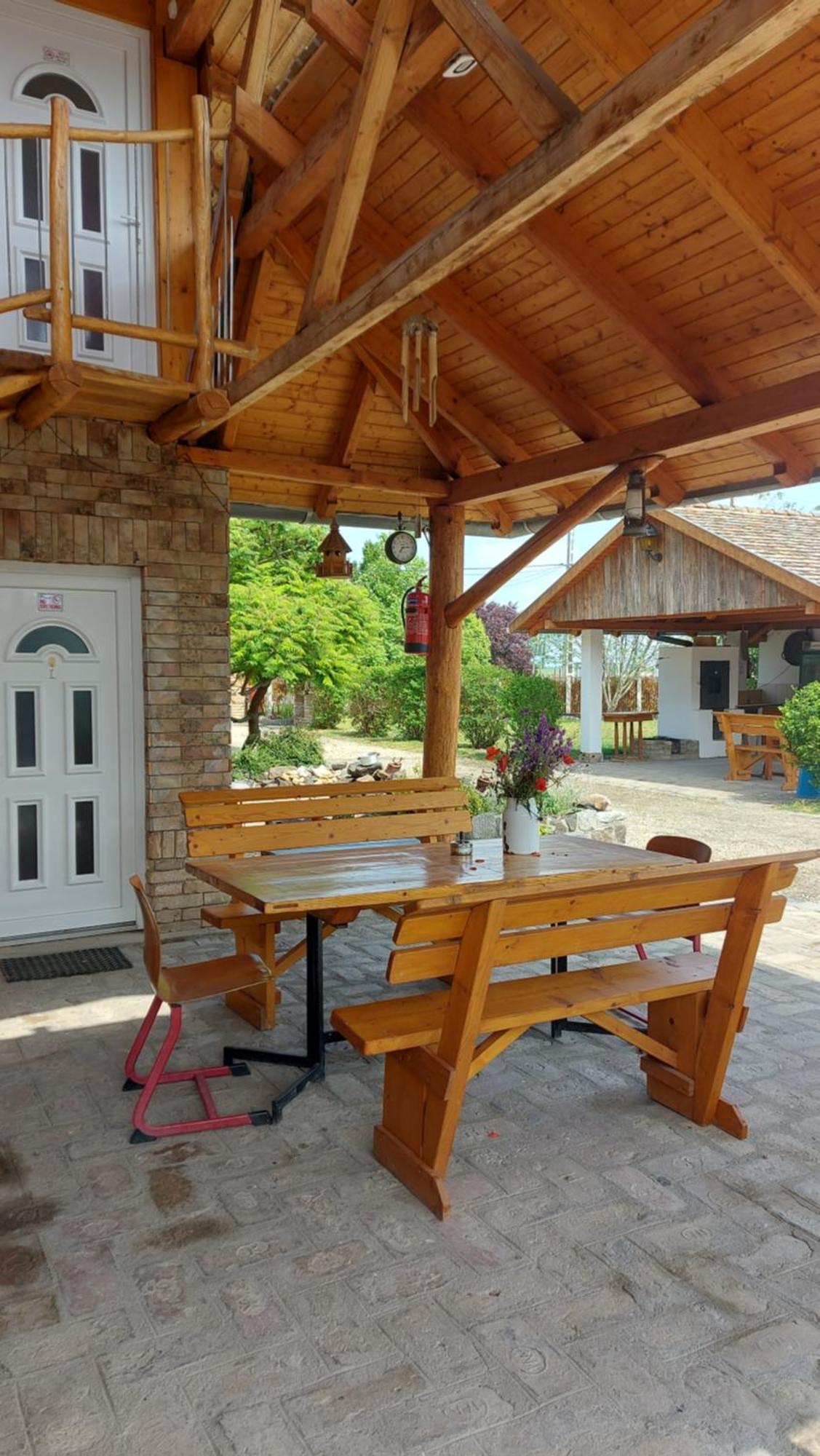 Anna Apartman Apartment Maroslele Luaran gambar
